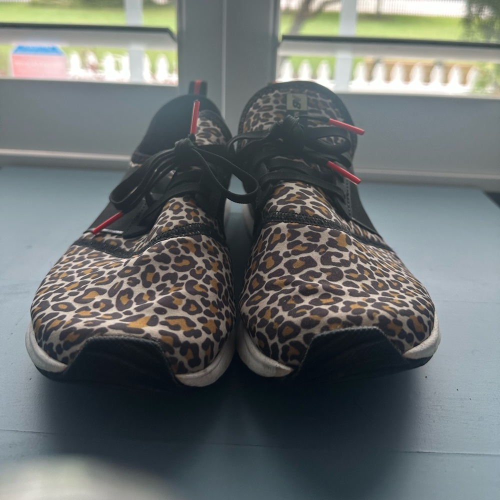 New Balance Nergize Sport Running Shoes In Leopard Print.  Sz 7.5 D Wide Width - Picture 2 of 6